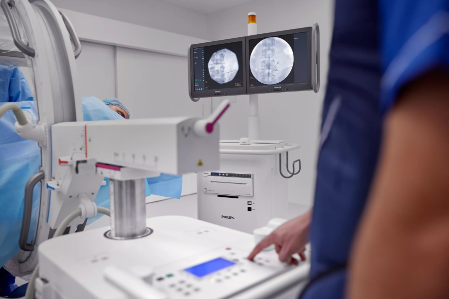 Мобильная C-дуга Philips Zenition 10 с плоским детектором