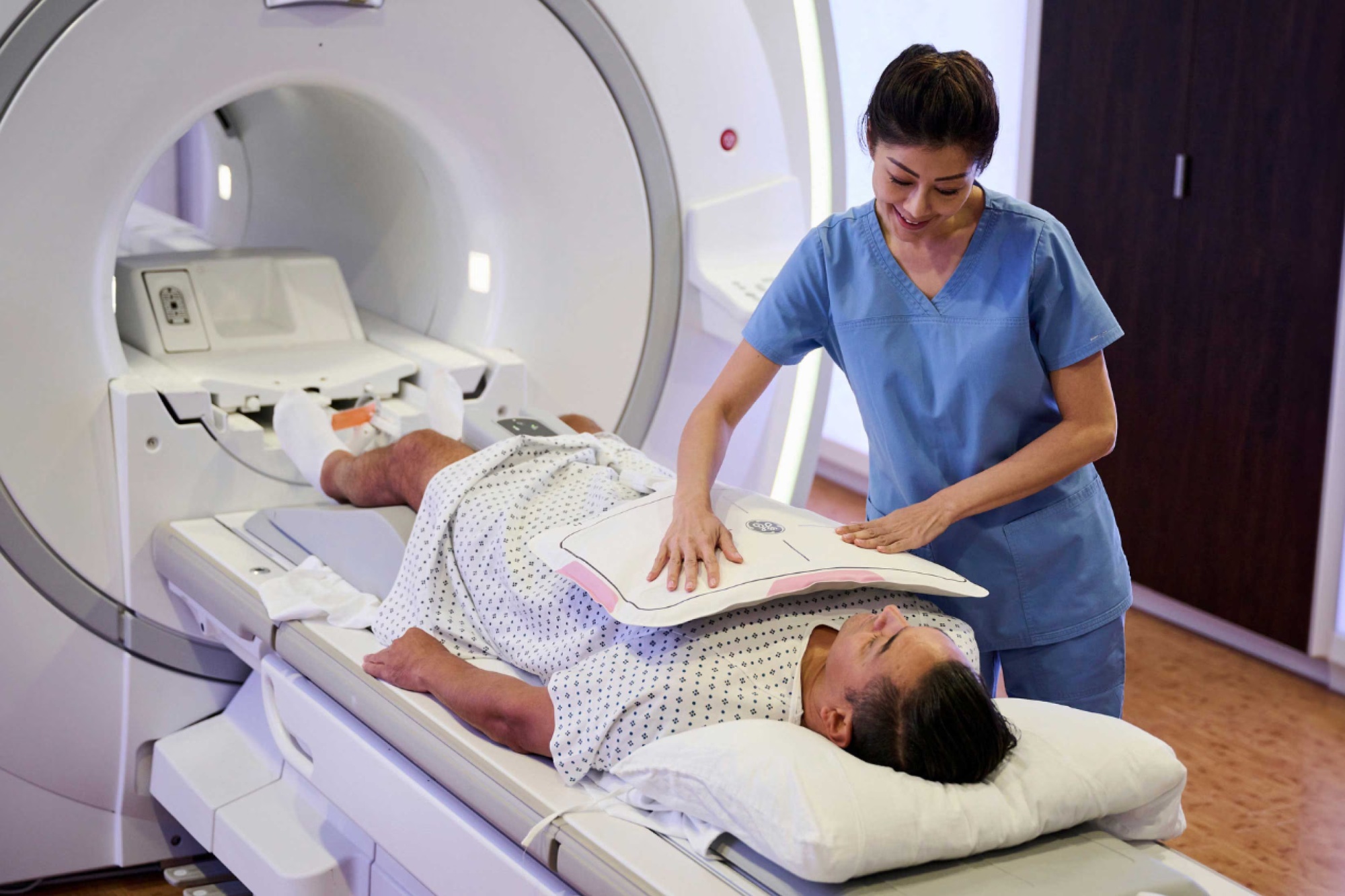 Магнитно-резонансный томограф GE SIGNA Architect 3 Тл.