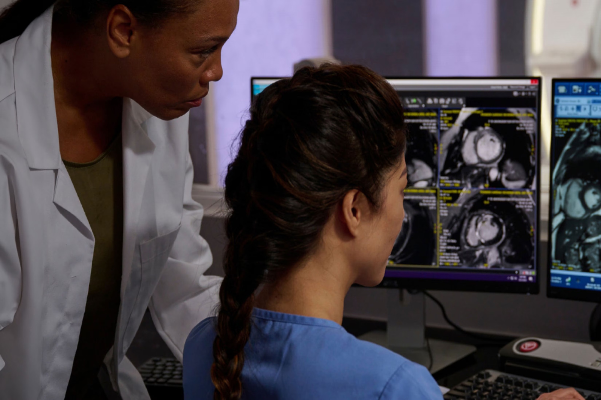 Магнитно-резонансный томограф GE SIGNA Architect 3 Тл.